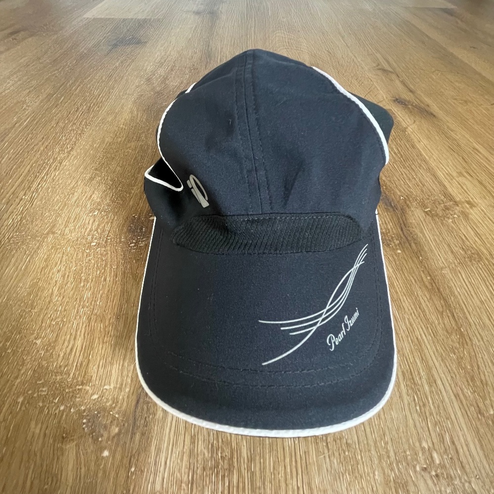 Unisex Black Pearl Izumi Soft Shell Cycling Cap